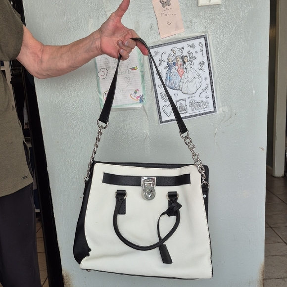 MICHAEL Michael Kors Black and White Shoulder Bag - Picture 1 of 3